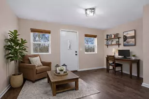 5313 Cleveland Dr, McHenry, IL 60050 - Photo 4