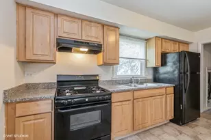 17948 Wentworth Ave, Lansing, IL 60438 - Photo 4