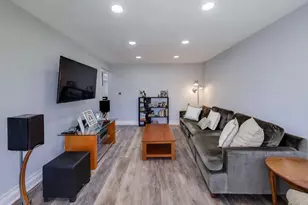 8407 N Olcott Ave, Niles, IL 60714 - Photo 6