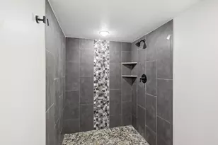 6803 N Keeler Ave, Lincolnwood, IL 60712 - Photo 22