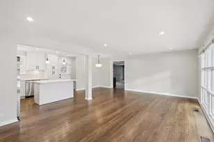 6803 N Keeler Ave, Lincolnwood, IL 60712 - Photo 4