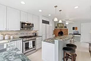 2 Ct Of Mohawk Ct, Lincolnshire, IL 60069 - Photo 12