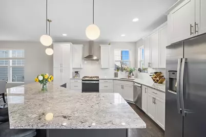 142 Roman Lane, Hawthorn Woods, IL 60047 - Photo 4