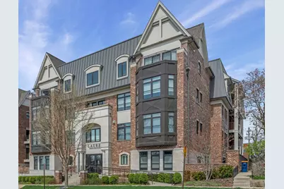 815 Laurel Avenue #403, Highland Park, IL 60035 - Photo 2