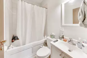 3105 W Argyle St, Chicago, IL 60625 - Photo 16