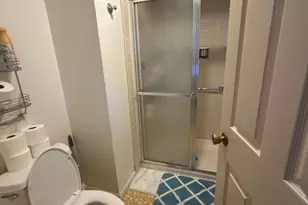 621 W Keith Ave, Waukegan, IL 60085 - Photo 6