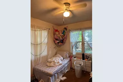 621 W Keith Avenue, Waukegan, IL 60085 - Photo 8