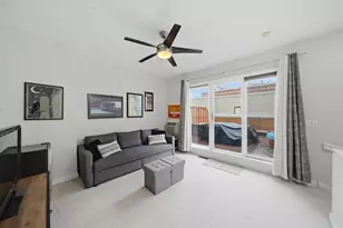 527 N Peoria St, Chicago, IL 60642 - Photo 18