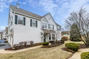 36 Arboretum Dr, Lombard, IL 60148 - Photo 2