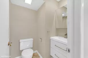 4202 Central Rd, Glenview, IL 60025 - Photo 16