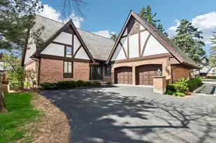 985 Coventry Ln, Highland Park, IL 60035 - Photo 1