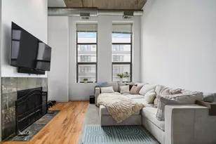 758 N Larrabee St, Chicago, IL 60654 - Photo 2