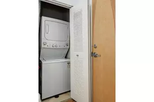 758 N Larrabee St, Chicago, IL 60654 - Photo 12