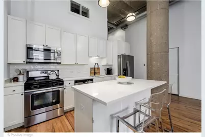 758 N Larrabee Street #514, Chicago, IL 60654 - Photo 6