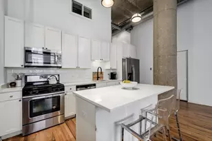 758 N Larrabee St, Chicago, IL 60654 - Photo 6