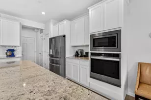 2204 Weatherbee Ln, Naperville, IL 60563 - Photo 8