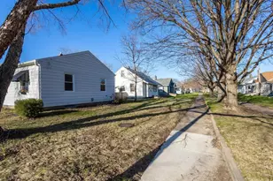2633 16th St, Moline, IL 61265 - Photo 24