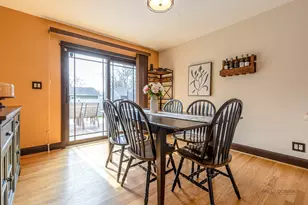 521 Castlewood Ln, Buffalo Grove, IL 60089 - Photo 8