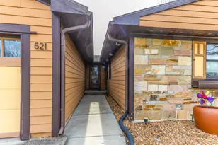 521 Castlewood Ln, Buffalo Grove, IL 60089 - Photo 4