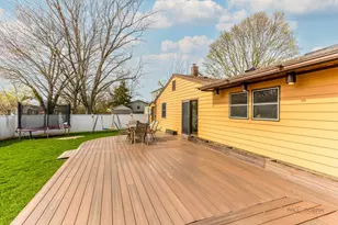 521 Castlewood Ln, Buffalo Grove, IL 60089 - Photo 38