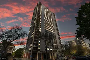 1355 N Sandburg Terrace, Chicago, IL 60610 - Photo 2