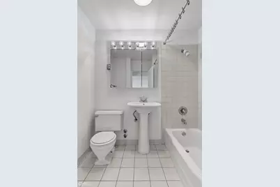 1355 N Sandburg Terrace #2005, Chicago, IL 60610 - Photo 12