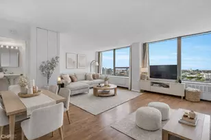 1355 N Sandburg Terrace, Chicago, IL 60610 - Photo 4