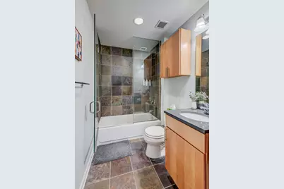 828 W Grace Street #903, Chicago, IL 60613 - Photo 18