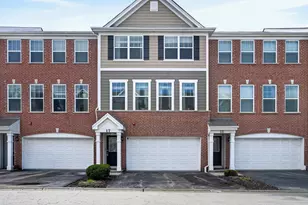 17 Grey Wolf Dr, Wheeling, IL 60090 - Photo 1