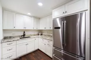 1 Willowcrest Dr, Oak Brook, IL 60523 - Photo 18