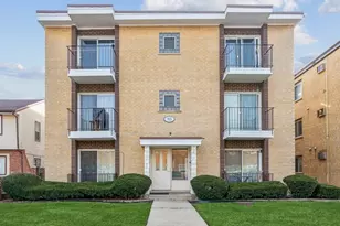 905 Graceland Ave, Des Plaines, IL 60016 - Photo 1