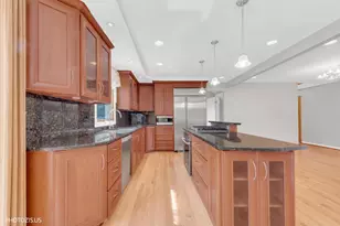 3235 Robincrest Dr, Northbrook, IL 60062 - Photo 12