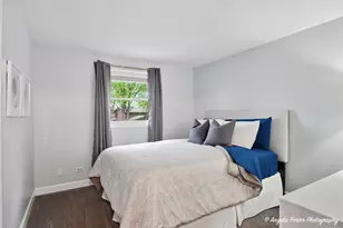 412 Surrey Ln, Lindenhurst, IL 60046 - Photo 22