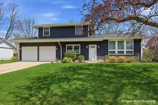 412 Surrey Ln, Lindenhurst, IL 60046 - Photo 1
