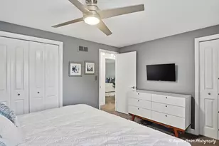 412 Surrey Ln, Lindenhurst, IL 60046 - Photo 18