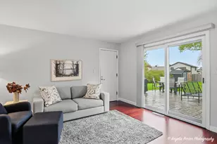 412 Surrey Ln, Lindenhurst, IL 60046 - Photo 24