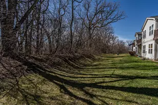 383 Woodview Cir, Elgin, IL 60120 - Photo 20