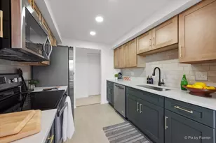 1400 N Yarmouth Pl, Mount Prospect, IL 60056 - Photo 8