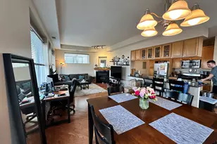 2337 W Wolfram St, Chicago, IL 60618 - Photo 4