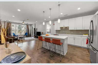 940 Maple Avenue #207, Downers Grove, IL 60515 - Photo 2