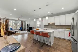 940 Maple Ave, Downers Grove, IL 60515 - Photo 2