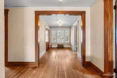 427 E Benton Street, Aurora, IL 60505 - Photo 18