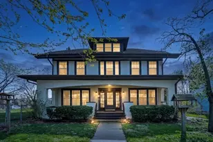 427 E Benton St, Aurora, IL 60505 - Photo 1