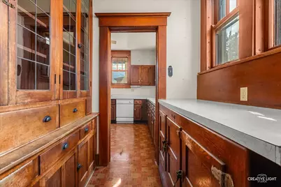 427 E Benton Street, Aurora, IL 60505 - Photo 8