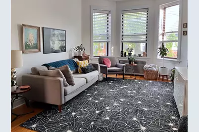 2020 W Waveland Avenue, Chicago, IL 60618 - Photo 4