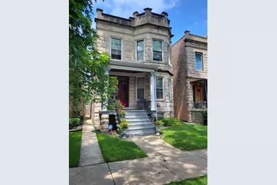 2020 W Waveland Avenue, Chicago, IL 60618 - Photo 1