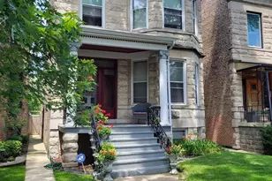 2020 W Waveland Ave, Chicago, IL 60618 - Photo 1