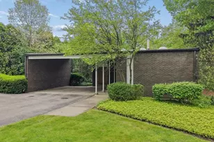 1575 Hawthorne Ln, Highland Park, IL 60035 - Photo 1