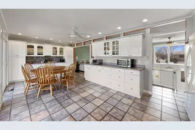 2508 Stonewall Avenue, Woodridge, IL 60517 - Photo 6