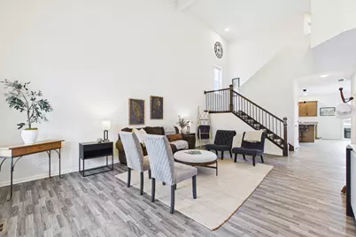 606 McHenry Avenue, McHenry, IL 60050 - Photo 4